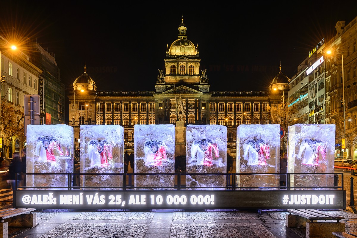 Nike Skate Light Play Hard